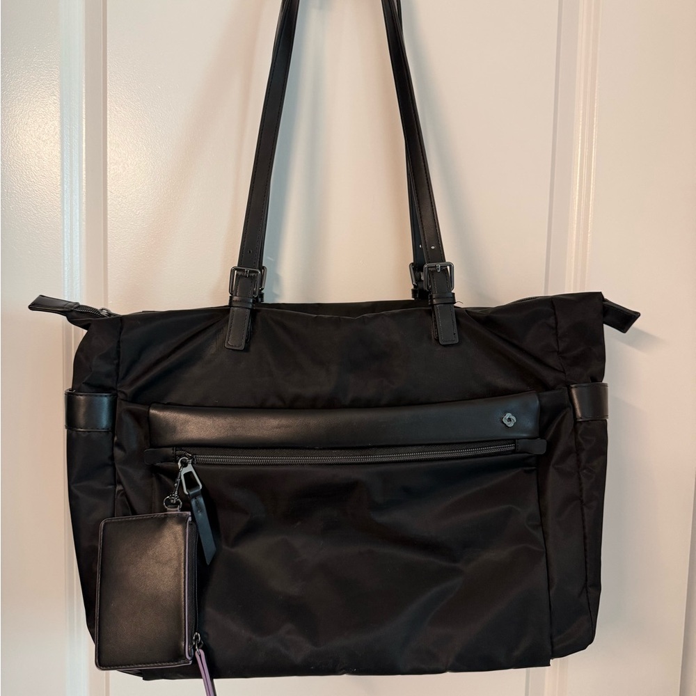 Samsonite Black Travel or Work Tote with Zippered Pockets and Storage for Laptop